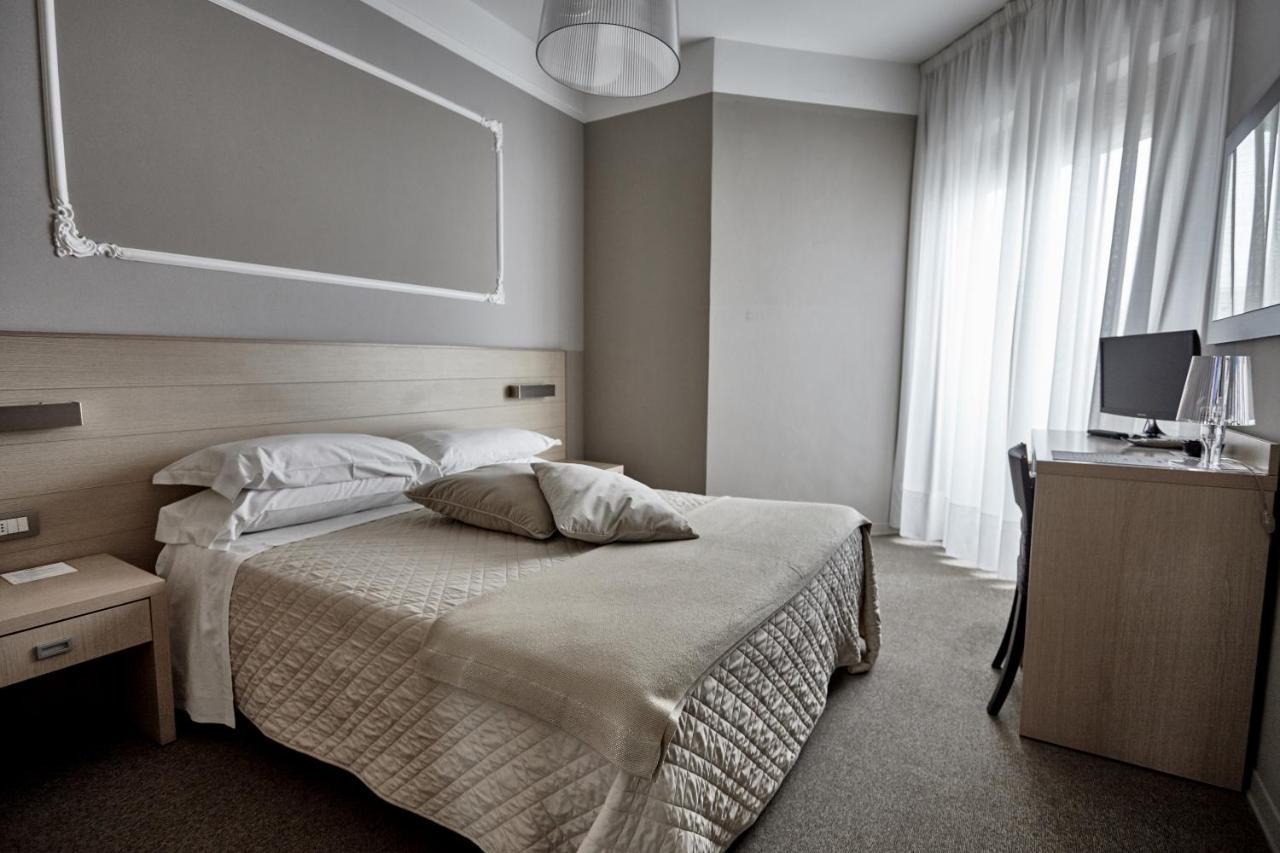 Rouge Hotel International Milano Marittima Buitenkant foto