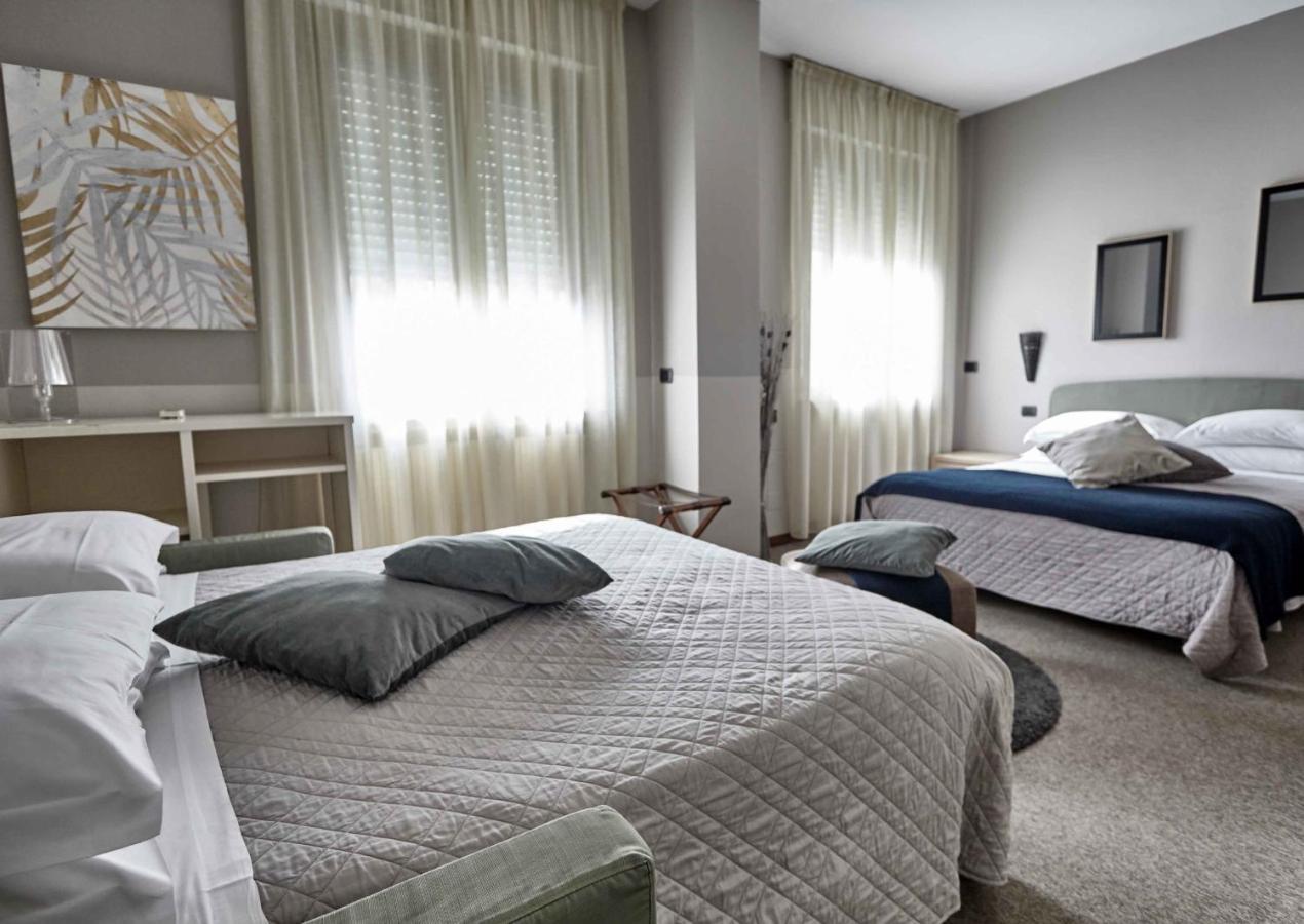 Rouge Hotel International Milano Marittima Buitenkant foto