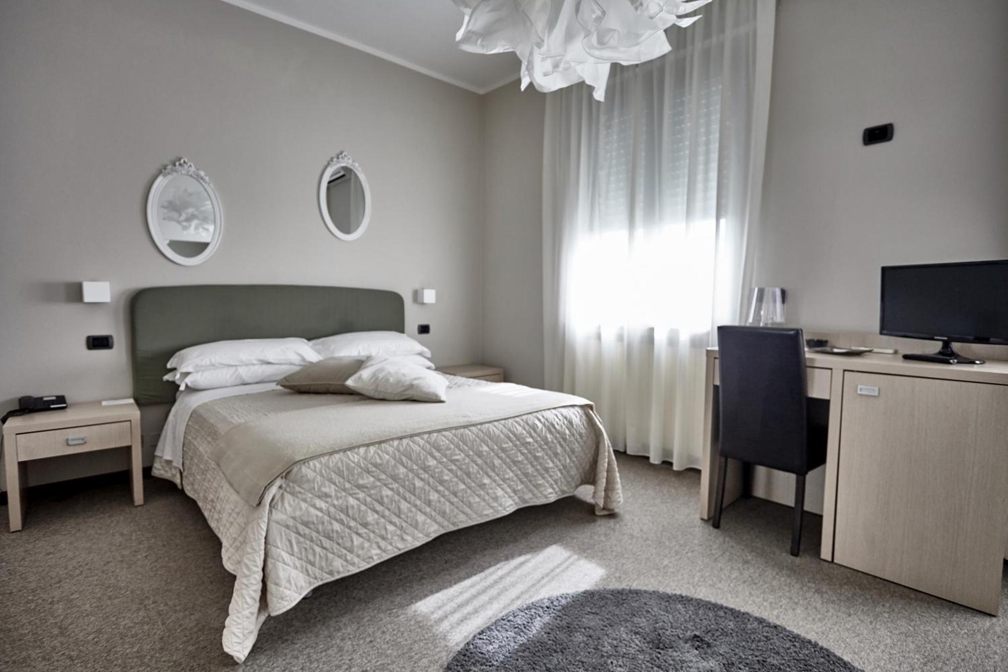 Rouge Hotel International Milano Marittima Buitenkant foto